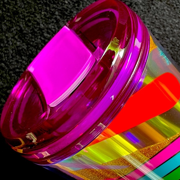 NWT🌈Tim Singleton Starbucks 2023 Pride Fan Dichroic Plastic Cold Brew Cup, 16oz - Picture 11 of 11